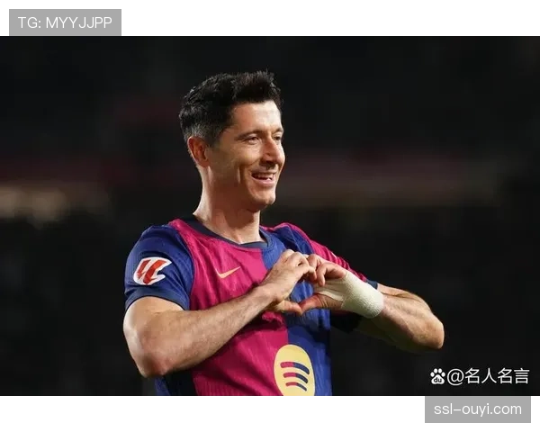 特写镜头:莱万多夫斯基多次落入越位陷阱,巴萨进攻时机选择遭质疑。